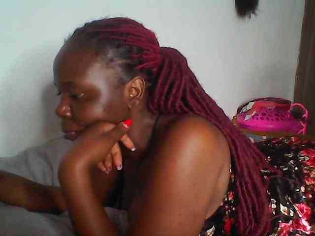 Cutequinebony webcam