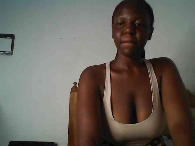 Cutequinebony webcam