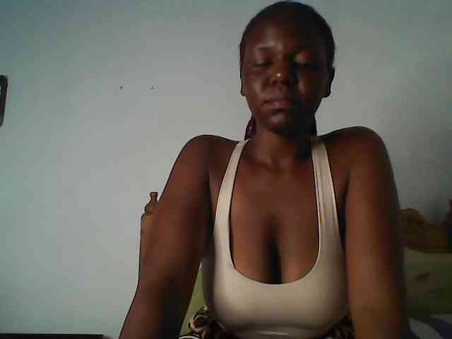 Cutequinebony webcam