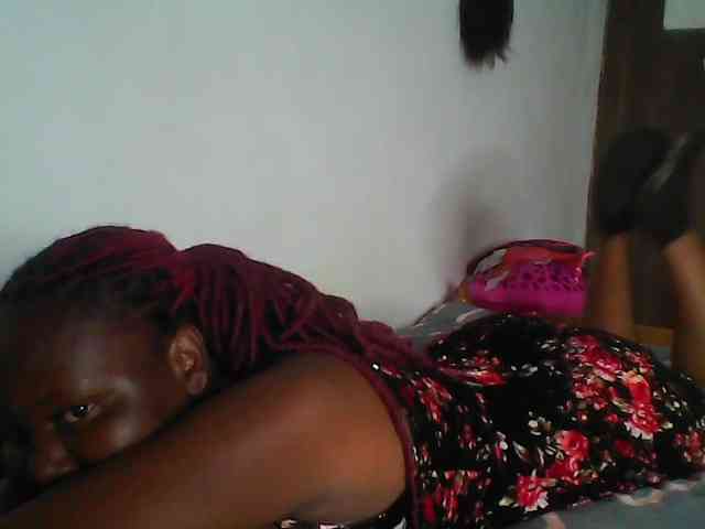 Cutequinebony webcam