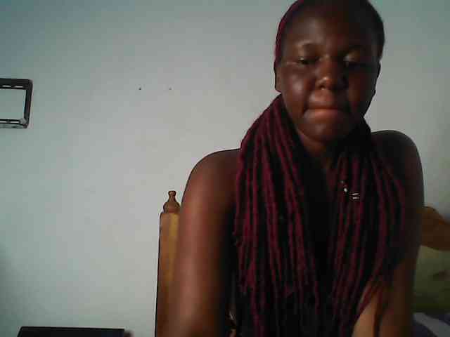 Cutequinebony webcam