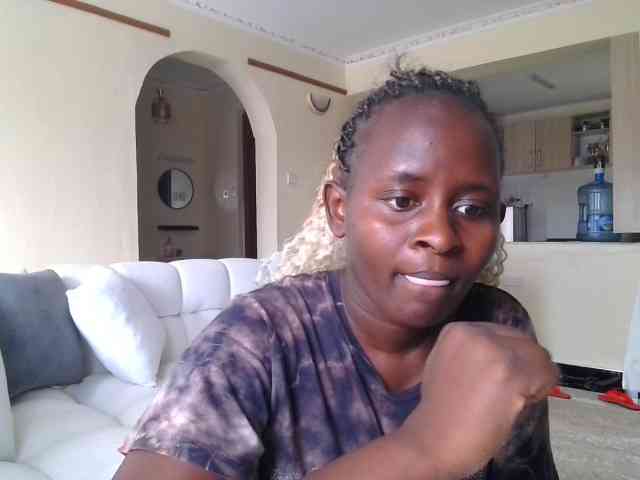 Cutequinebony webcam