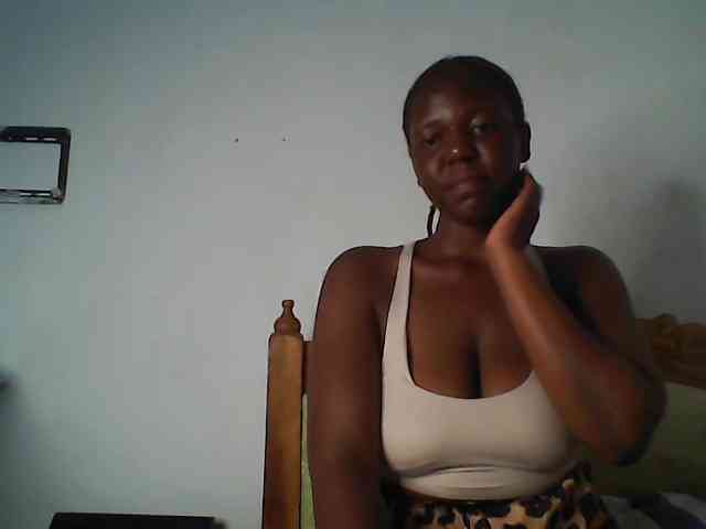 Cutequinebony webcam