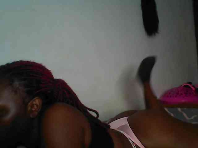 Cutequinebony webcam