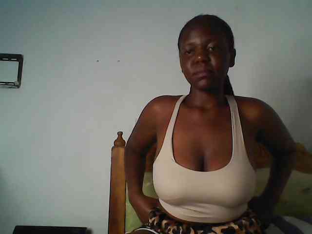 Cutequinebony webcam