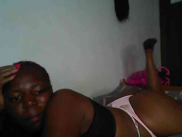 Cutequinebony webcam