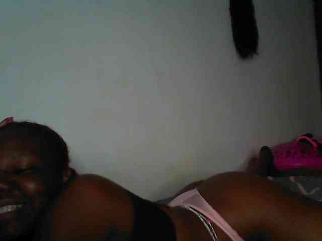 Cutequinebony webcam