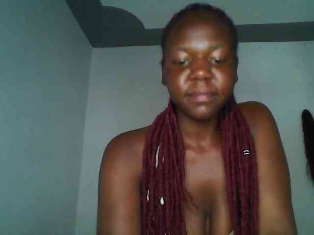 Cutequinebony webcam