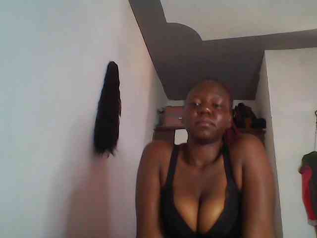 Cutequinebony webcam