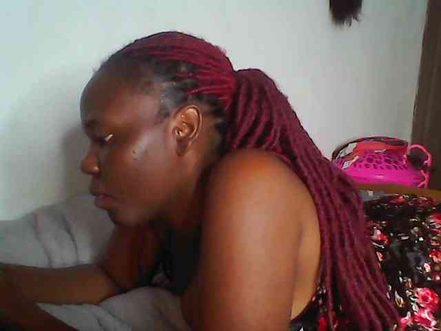 Cutequinebony webcam