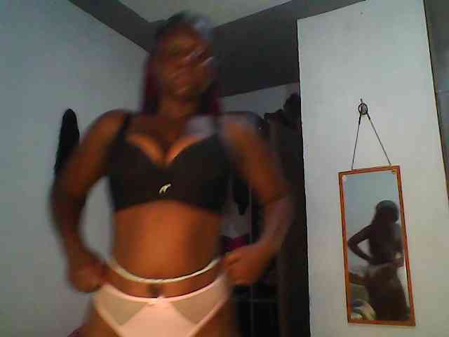 Cutequinebony webcam
