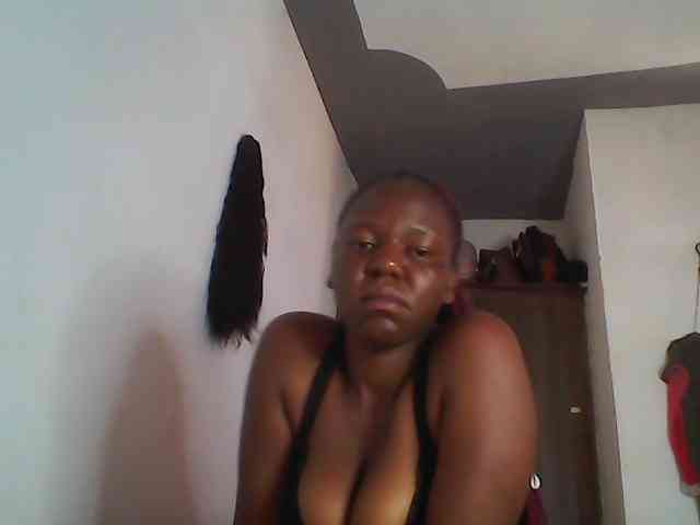 Cutequinebony webcam