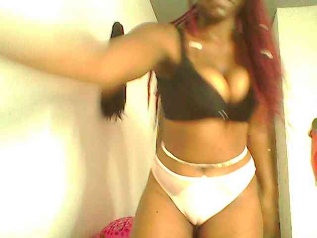 Cutequinebony webcam