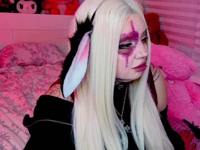 le modèle Chibiis est en webcam porno dans un show sur le site bongacams, il possède les tags suivants: White/Caucasian,Redhead,Shaved