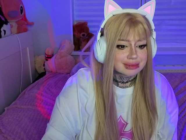 le modèle Chibiis est en webcam porno dans un show sur le site bongacams, il possède les tags suivants: White/Caucasian,Redhead,Shaved