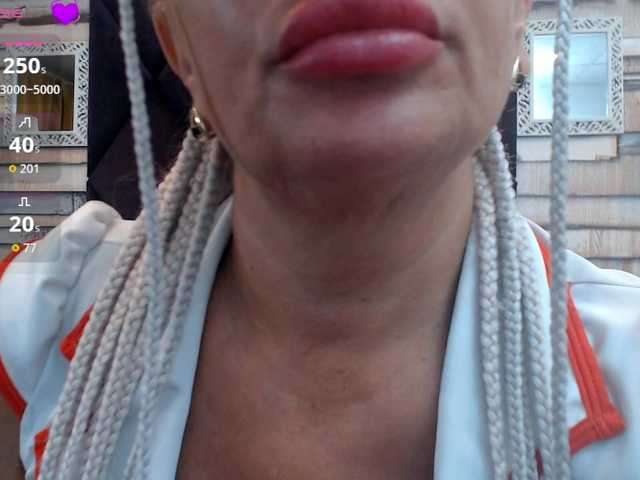 ElviraZoi live cam on BongaCams