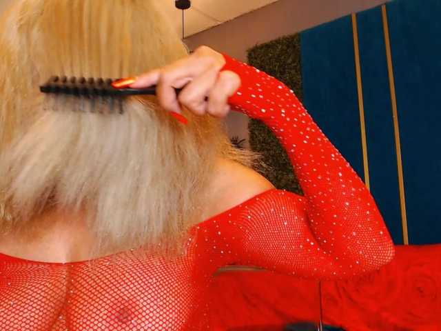 ElviraZoi live cam on BongaCams