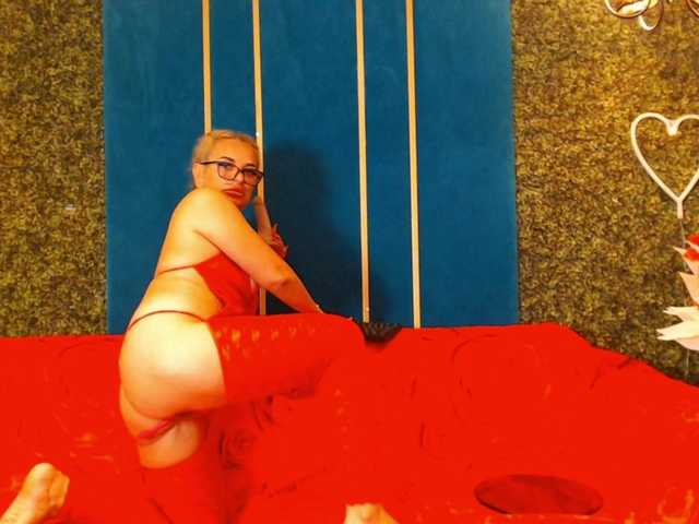 ElviraZoi live cam on BongaCams