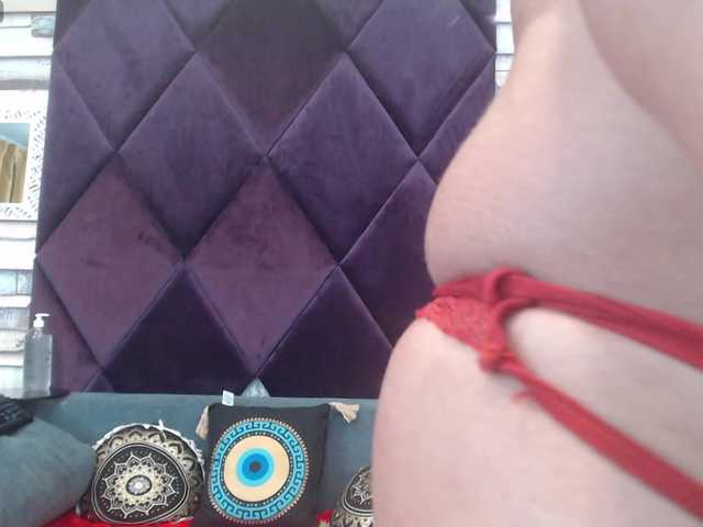 ElviraZoi live cam on BongaCams
