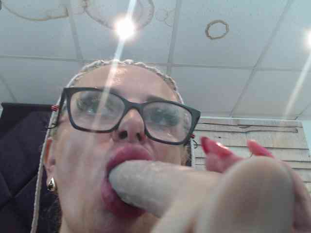 ElviraZoi webcam