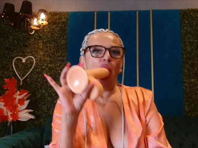 ElviraZoi webcam