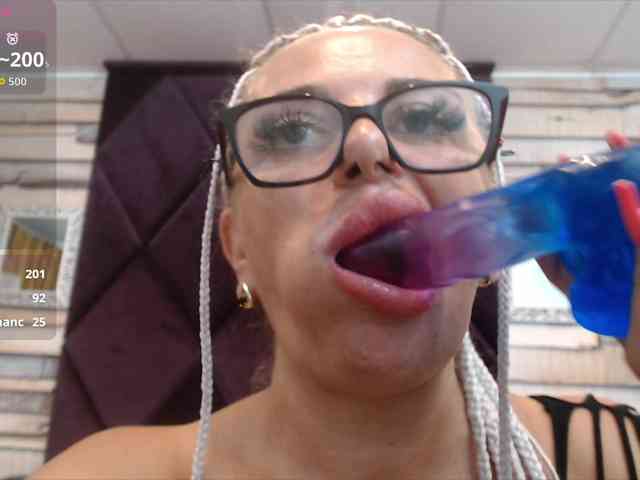 ElviraZoi webcam