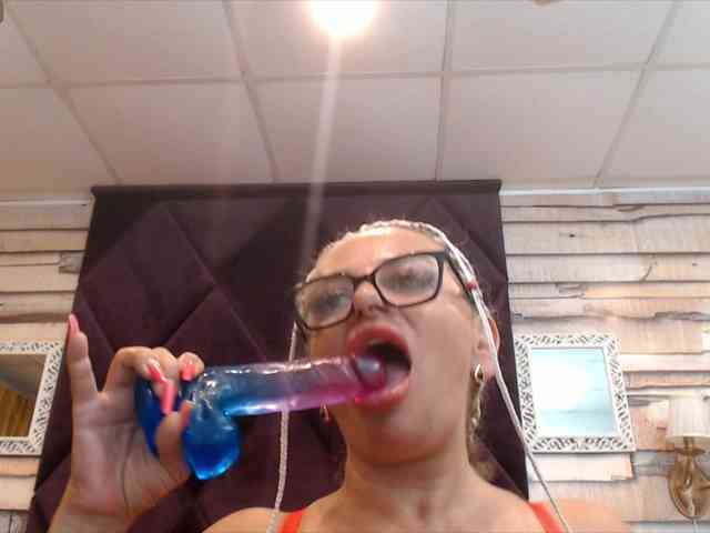 ElviraZoi webcam