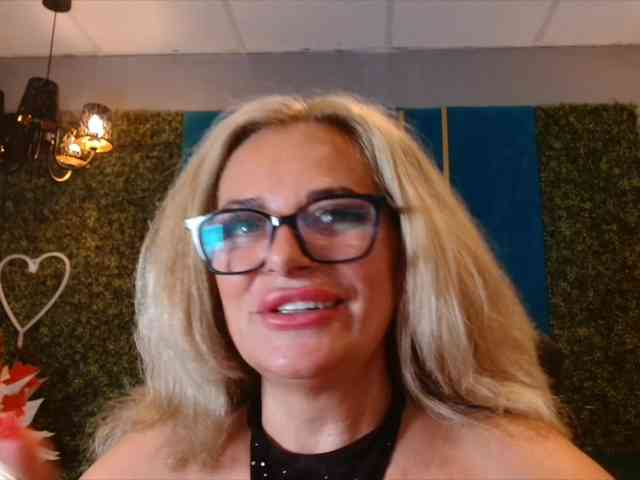 ElviraZoi webcam