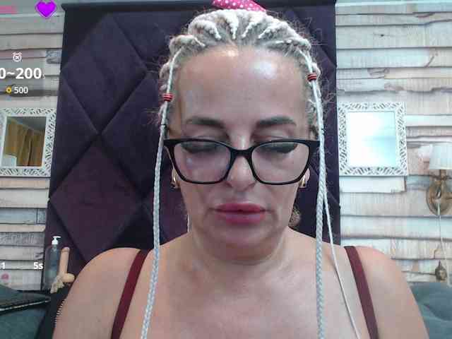 ElviraZoi webcam