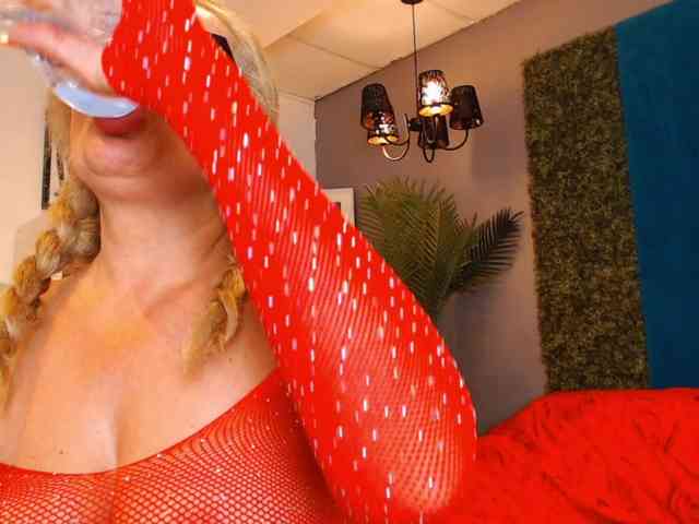 ElviraZoi webcam