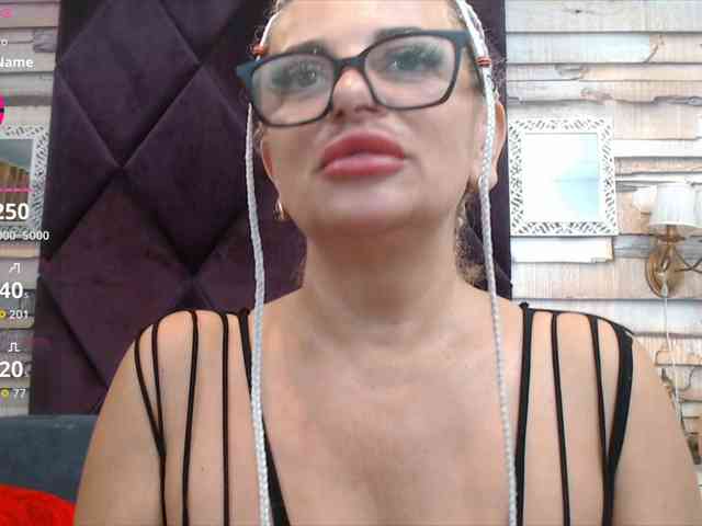ElviraZoi webcam