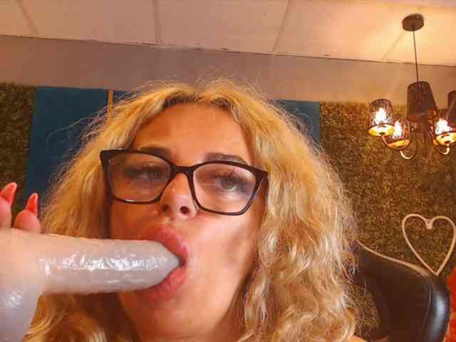 ElviraZoi webcam