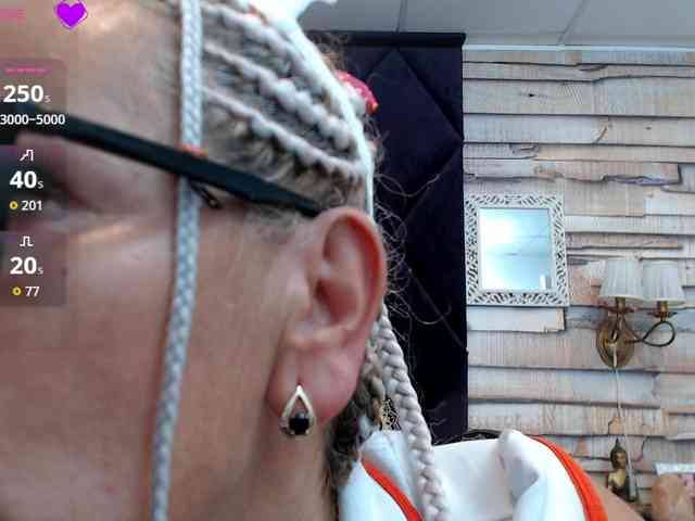 ElviraZoi webcam