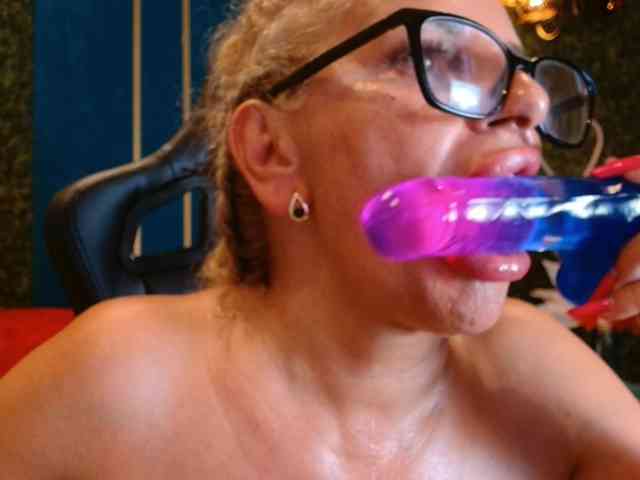 ElviraZoi webcam
