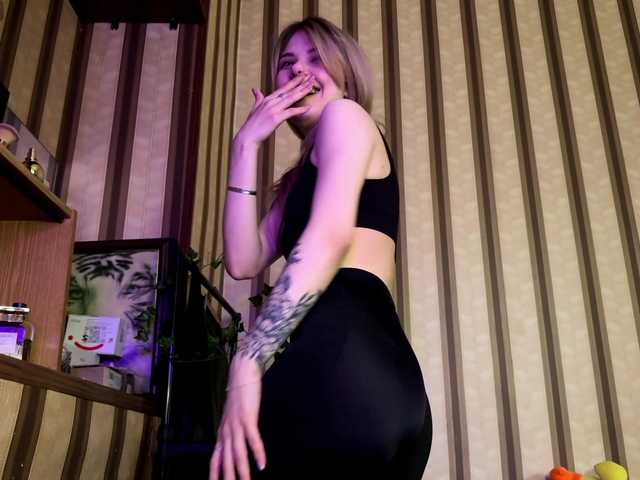 KittyMila live cam on BongaCams