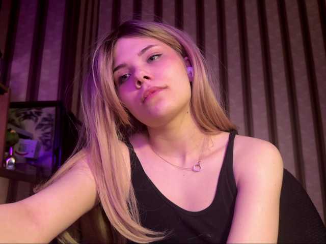 KittyMila live cam on BongaCams