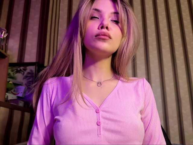 KittyMila live cam on BongaCams