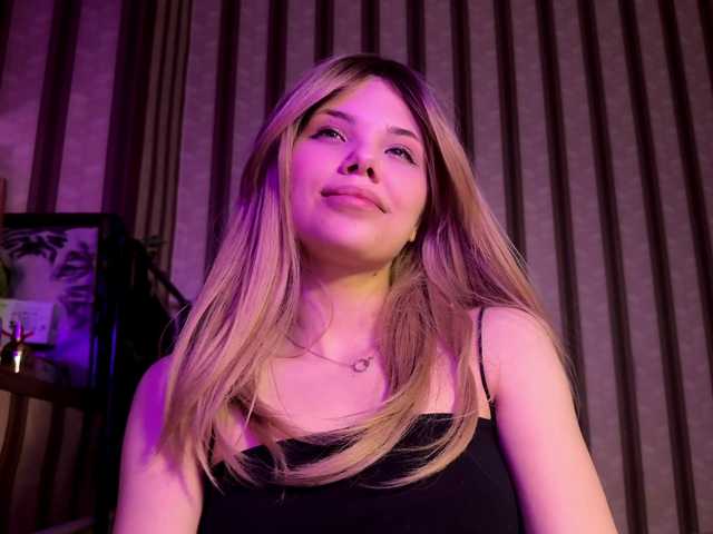 KittyMila live cam on BongaCams