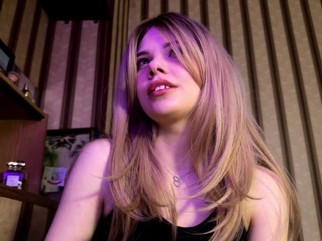 KittyMila live cam on BongaCams
