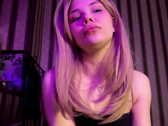 KittyMila live cam on BongaCams