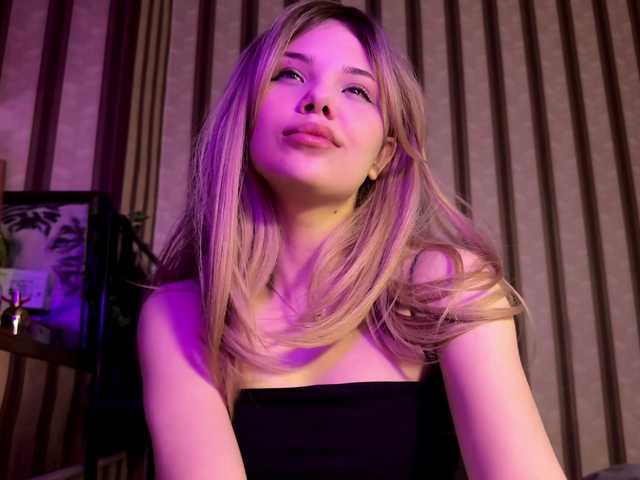 KittyMila live cam on BongaCams