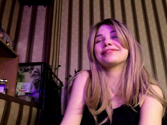 KittyMila live cam on BongaCams