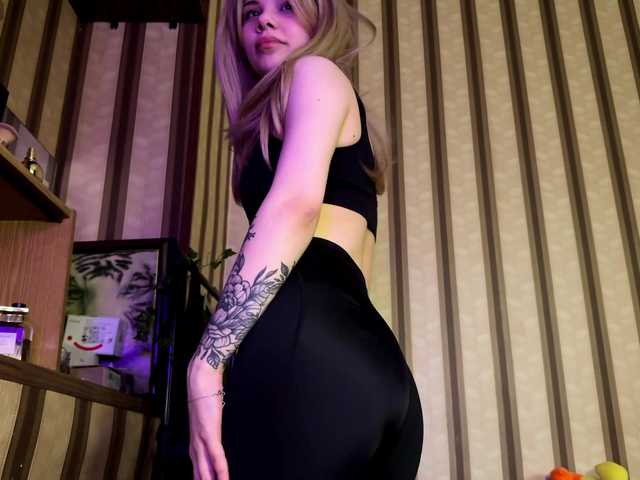 KittyMila live cam on BongaCams