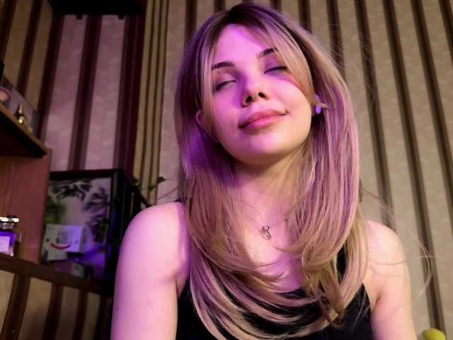 KittyMila live cam on BongaCams