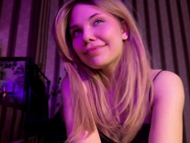 KittyMila live cam on BongaCams