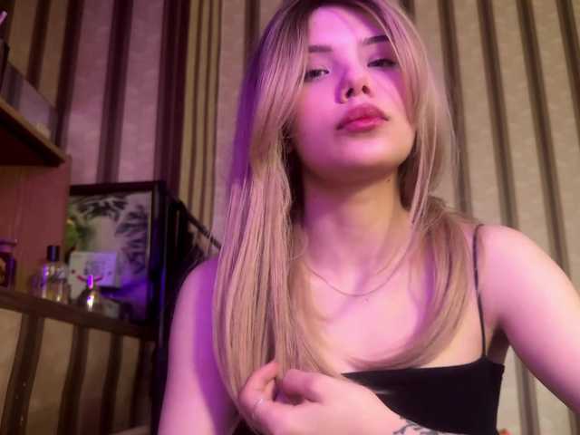 KittyMila live cam on BongaCams