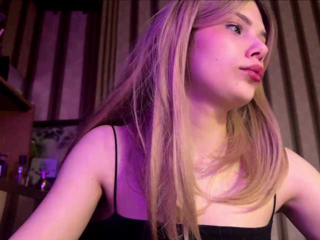 KittyMila live cam on BongaCams