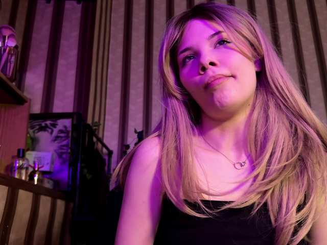 KittyMila live cam on BongaCams