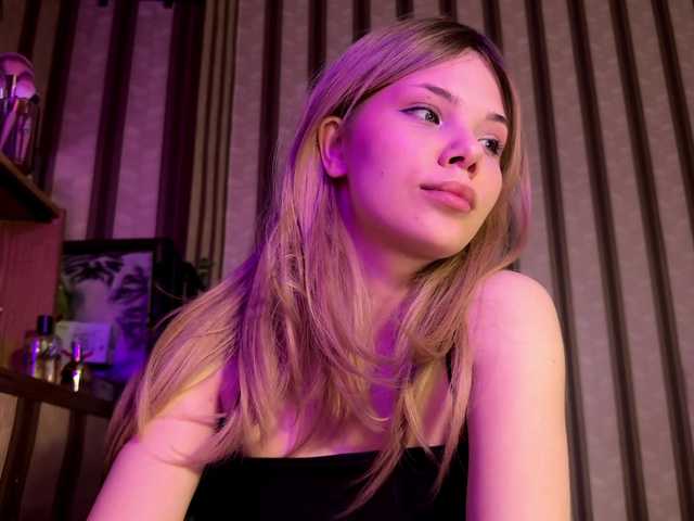 KittyMila live cam on BongaCams