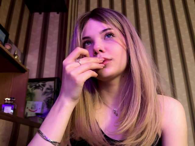 KittyMila live cam on BongaCams